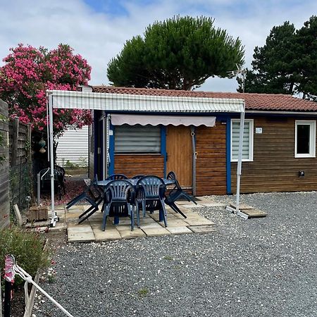 Chalet Agreable En Bord En De Mer. Le Port-des-Barques Exterior photo