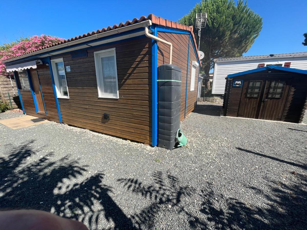 Chalet Agreable En Bord En De Mer. Le Port-des-Barques Exterior photo